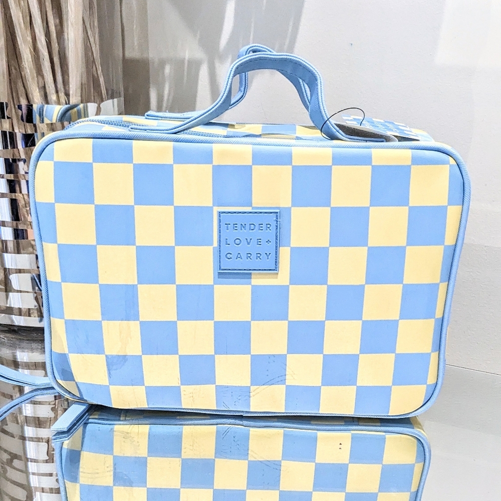 NWT Tender Love + Carry Toiletry Weekender Bag with Hanger